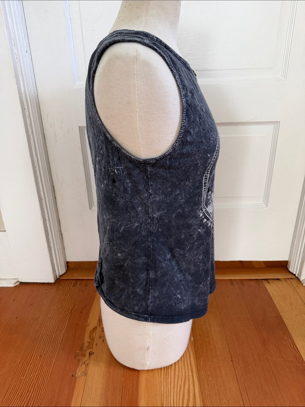 Black Moon Sleeveless Lotus Print Open Back Top Medium - Picture 3 of 5